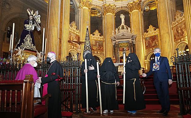 The released prisoners.