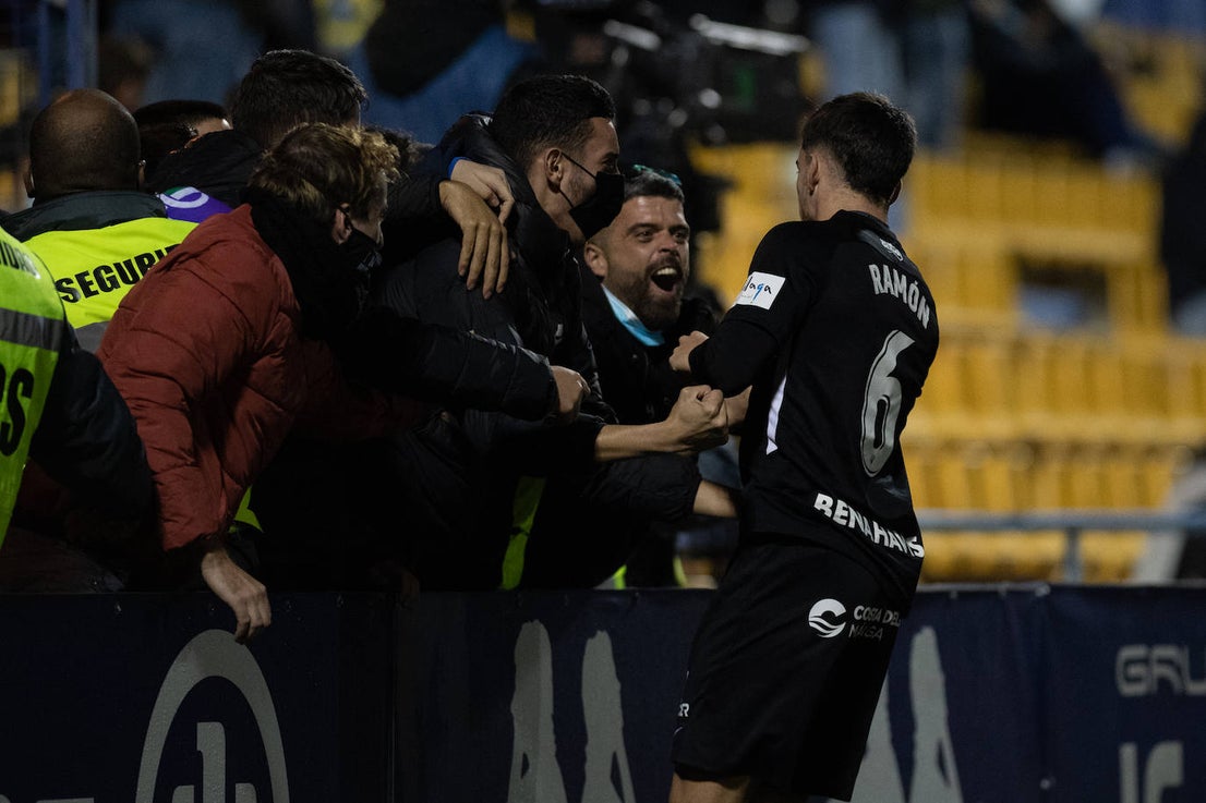 Malaga won away from home for the first time this season on Monday (3 January)