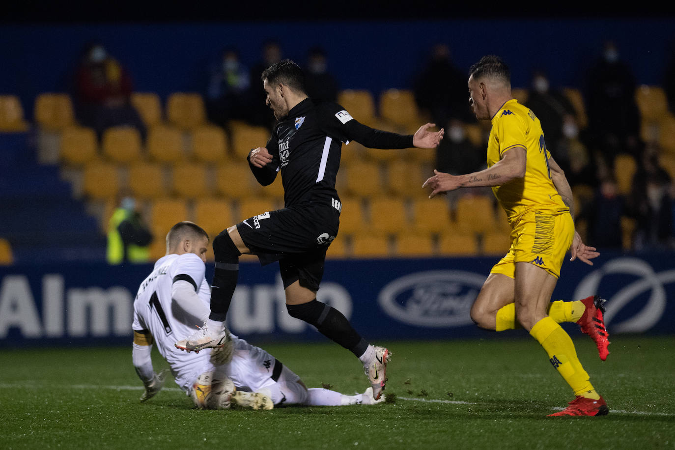 Malaga won away from home for the first time this season on Monday (3 January)