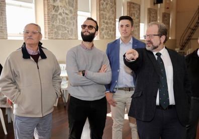Imagen secundaria 1 - Stained glass windows installed at Gibraltar's Central Hall