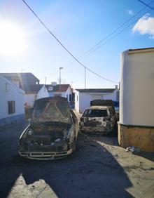 Imagen secundaria 2 - Seven parked vehicles totally gutted in Torrox blaze, the second such fire in a few weeks