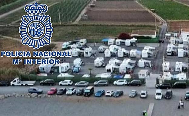 Authorities break up illegal caravan sites in Vélez-Málaga