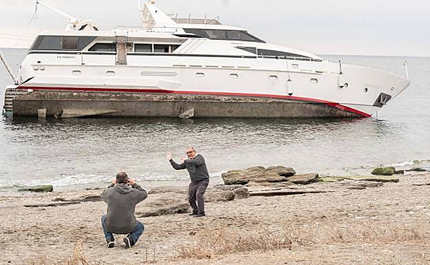 People went down to the beach over the weekend to take photos of the yacht 