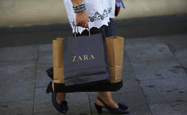 Spanish fashion giant Inditex suspends activity in Russia and closes its 502 stores