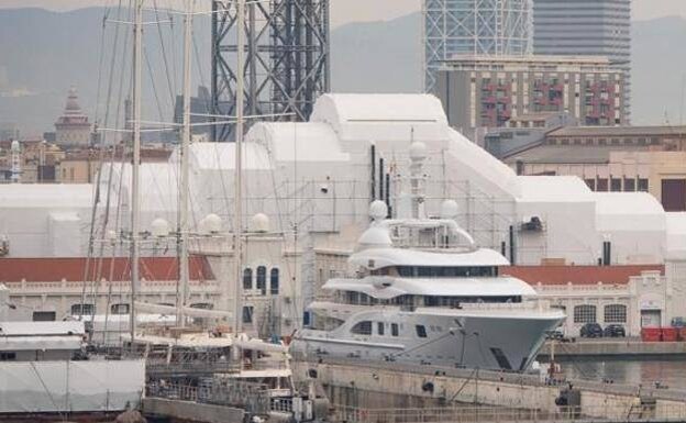 Superyacht Valerie in Barcelona port a few days ago. 