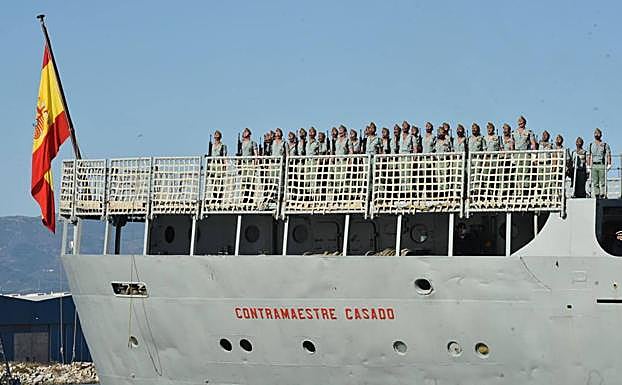 The soldiers arrive in Malaga Port this Maundy Thursday morning. 
