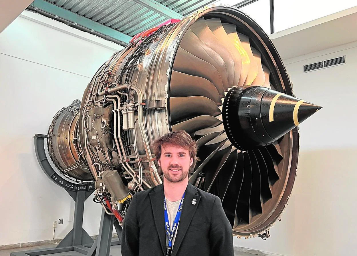 Álvaro Rojas is part of the aircraft development team at Rolls-Royce. 