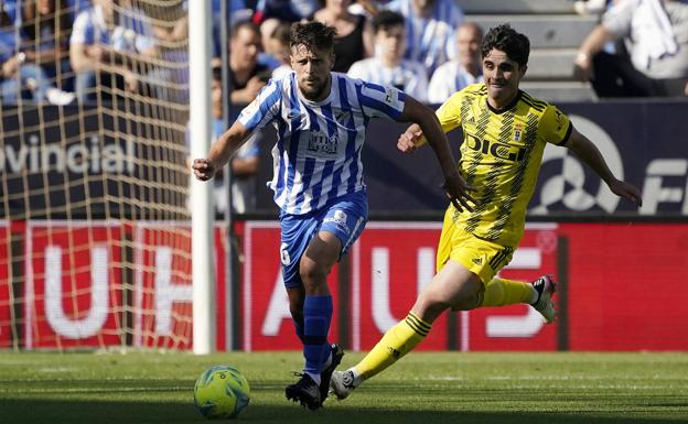 Genaro controls the ball in the goalless draw against Real Oviedo. 