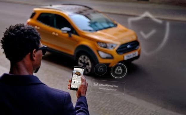 Spain's DGT warns of new cyberattacks in which ‘crackers’ can take control of your car from a distance