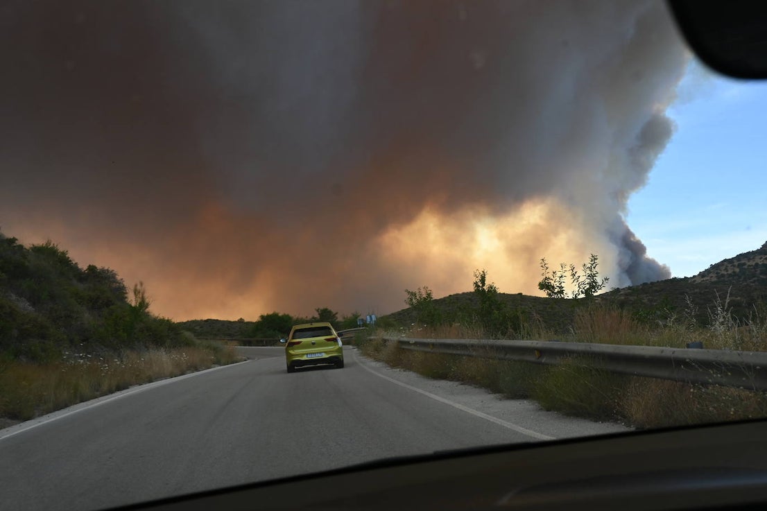 The flames were visible from several points in Malaga province.