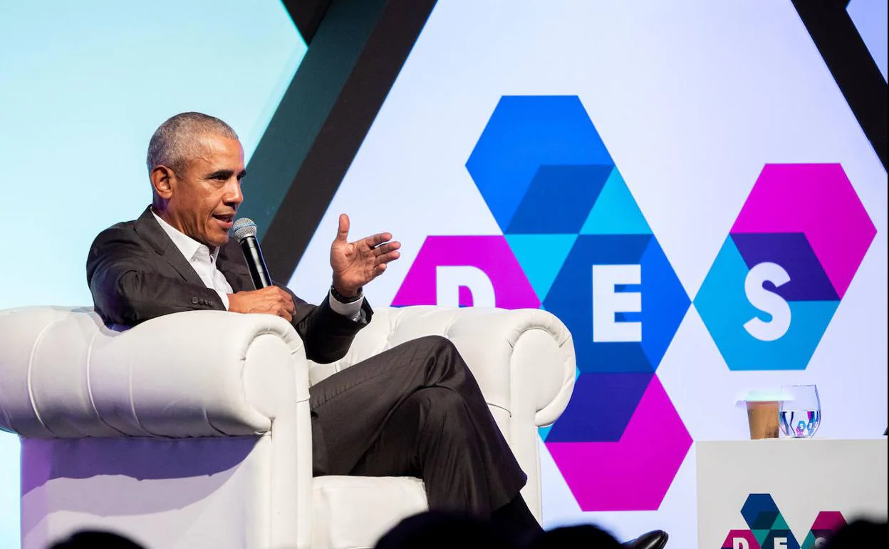 Barack Obama, relaxed as he addressed the audience at the Digital Enterprise Show. 