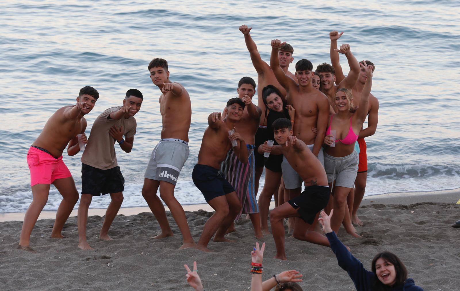 From Manilva to Maro, groups of families and friends celebrated the shortest night of the year around the bonfire.