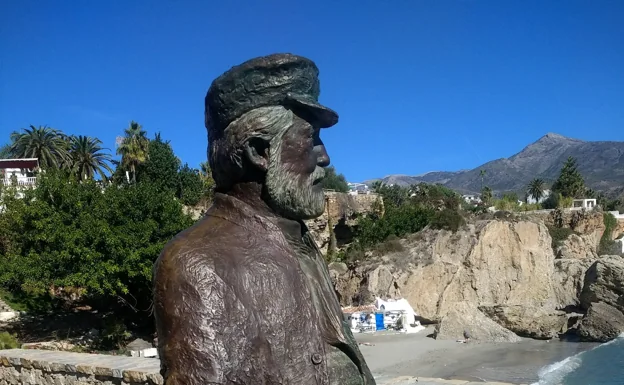 A monument to Chanquete in Nerja. 