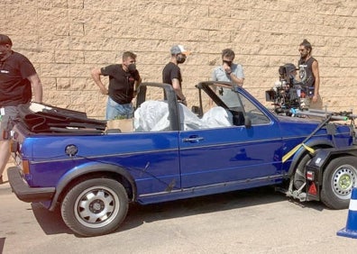 Imagen secundaria 1 - Shooting of the new Netflix series Kaos, starring Hugh Grant, moves to the Axarquía