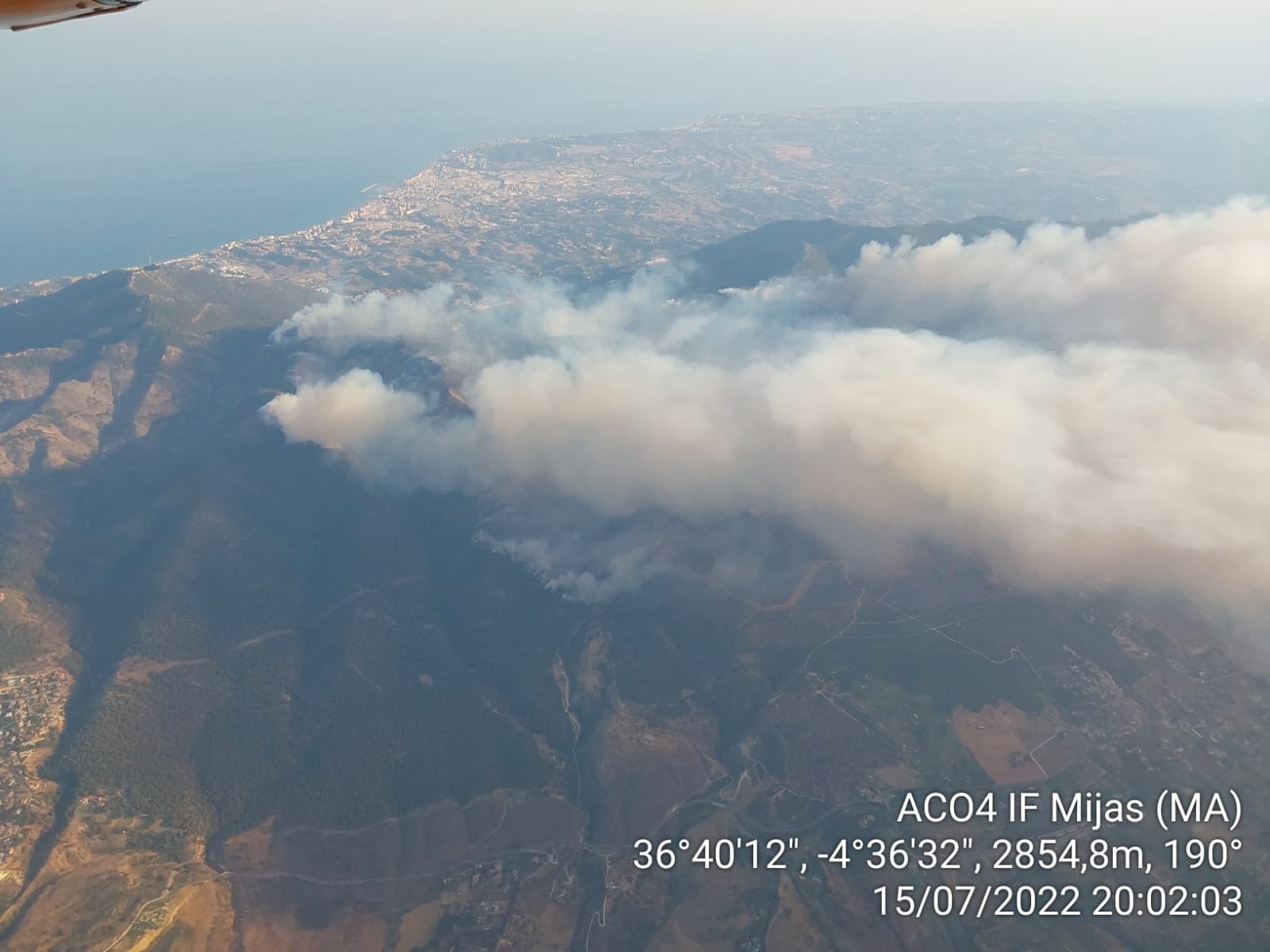 Photograph of the Alhaurín el Grande fire, as seen from the air.