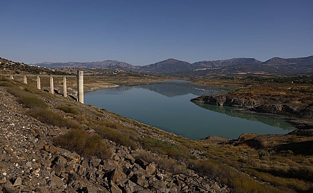 La Viñuela reservoir on Sunday 17 July