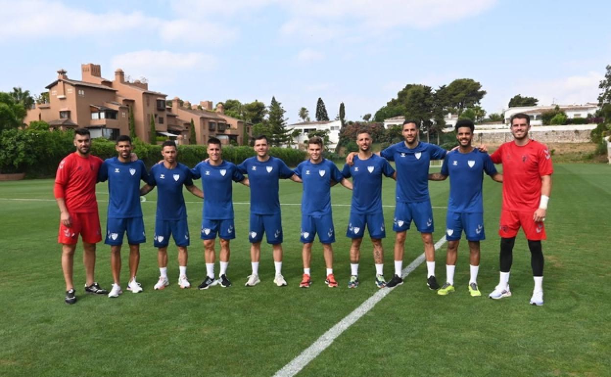 Malaga's ten new signings:, Manolo Reina, Juanfran, Rubén Castro, Bustinza, Álex Gallar, Febas, Fran Sol, Esteban Burgos, Ramalho and Rubén Yáñez, at the training camp in Estepona.
