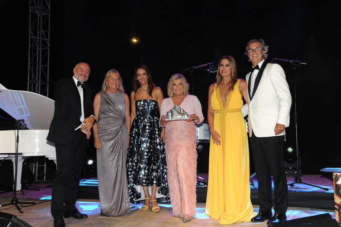 The gala dinner of the Asociación Española Contra el Cáncer de Marbella has returned in style, bringing together more than 500 people at Finca de La Concepción to support the work of this group that cares for patients suffering from this disease and their families