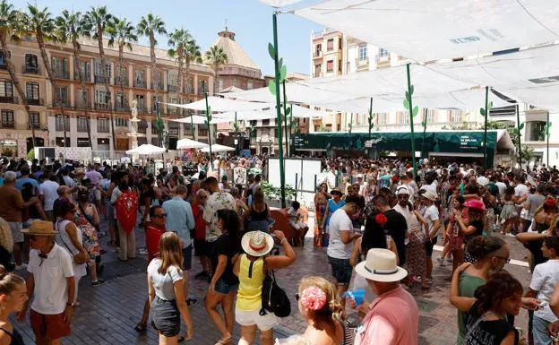 Foreign tourist arrested at Malaga Fair for hiding spy cameras to film people going to the toilet