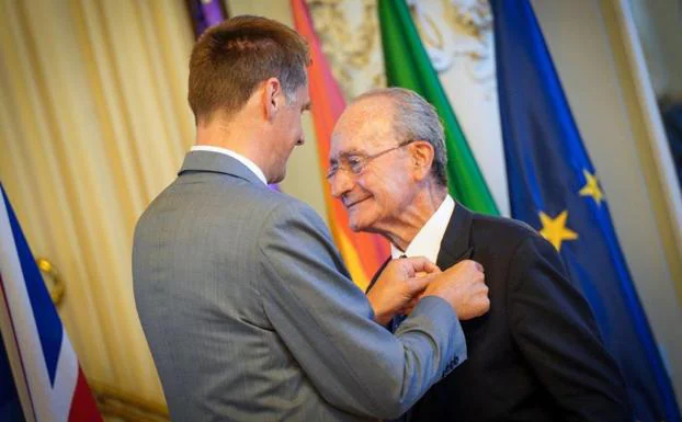 Ambassador presents Malaga mayor with his honorary OBE for the city&#039;s &quot;strongest relations ever&quot; with the UK