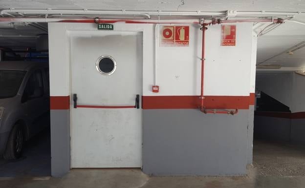 There are no fire extinguishers in the car park 
