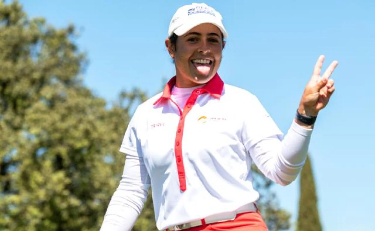 Ana Peláez poses for a photo during the tournament. 