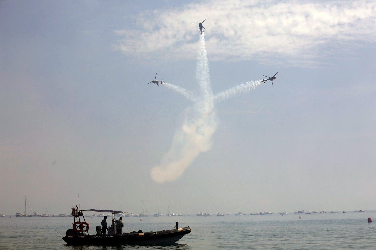 From the early hours of Sunday morning the Torre del Mar beach, on the the Costa del Sol, was full of people waiting to see what is already recognised as one of the best air festivals in Europe. 