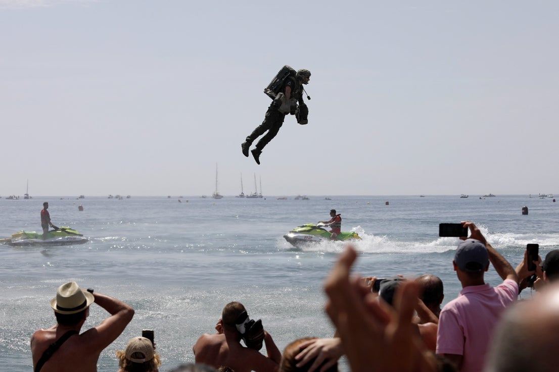 From the early hours of Sunday morning the Torre del Mar beach, on the the Costa del Sol, was full of people waiting to see what is already recognised as one of the best air festivals in Europe. 