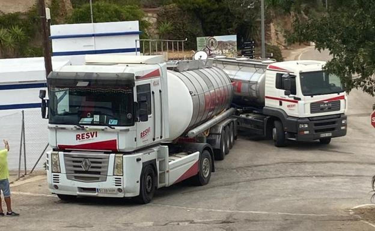 Two of the lorries supplying water to Comares every day