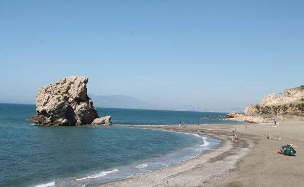Young man in ICU with serious spinal injury after jumping from the rocks into the sea at Peñón del Cuervo