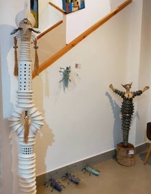 Imagen secundaria 2 - Caszi B, Maribel Martín and Brendan Taylor, Anne Barbara Lenzin's totem poles and bugs 