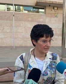 Imagen secundaria 2 - Above: Florín Leonte, botton left: Lawyer Juan José Moreno and Sergio Ruiz, right: Lawyer Antonia Barba 