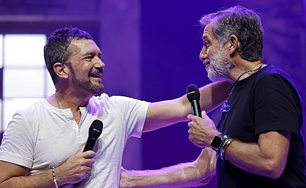 Antonio Banderas and Emilio Aragón at the presentation. 
