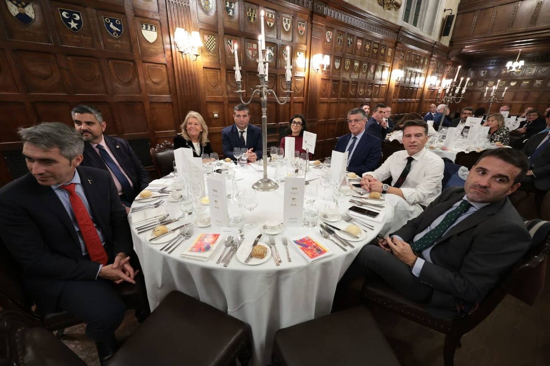 Authorities and travel professionals in London for the WTM got together at the annual SUR dinner last night