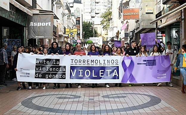 Imagen principal - Costa del Sol comes out in force to support victims of gender violence