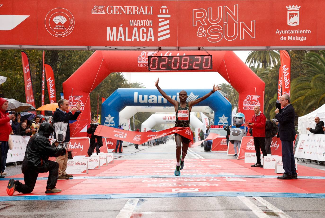 Runners in the Generali Malaga Marathon race on Sunday, 11 December 2022