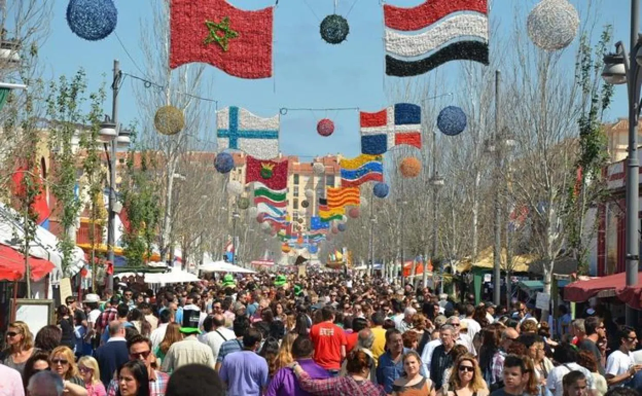 Countdown to Fuengirola's famous five-day multicultural fair in 2023 has  begun | Sur in English