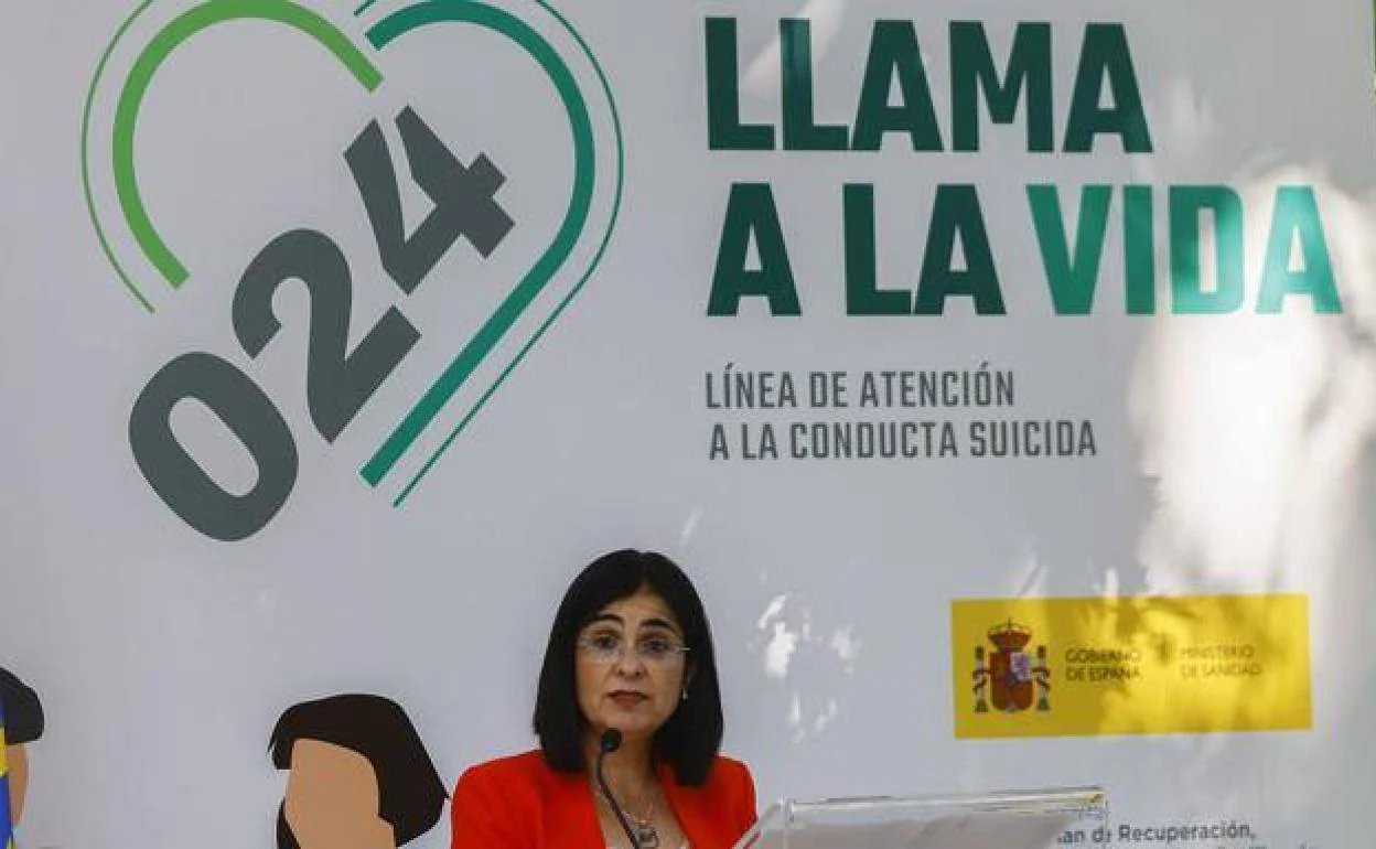 Health minister Carolina Darias, presenting the 024 suicide attention hotline. 
