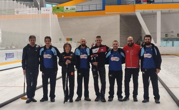 Imagen principal - Costa del Sol curling team come fifth in Spanish league