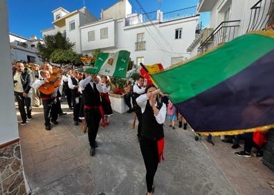 Imagen secundaria 1 - Torrox feeds the 40,000 at traditional 'migas' festival