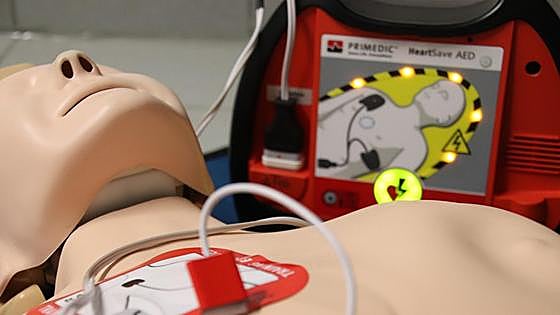Benalmádena installs life-saving defibrillators in all municipal buildings
