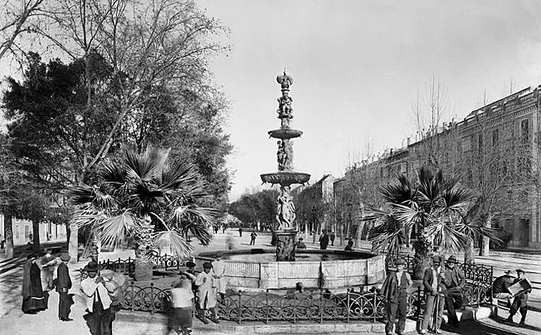 Imagen principal - Malaga's Alameda in the 19th century with Génova fountain, which Unzaga ordered to be placed in front of his house at number 12.