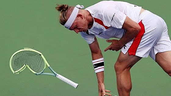 Davidovich crashes out in Dubai after capitulation