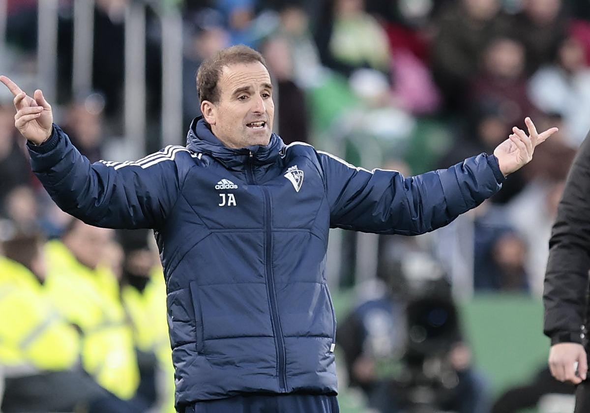 Osasuna trainer, Arrasate.