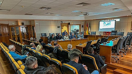 Benalmádena holds meeting with residents and traders about future of Plaza Solymar