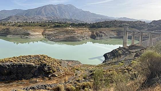 Malaga environmentalists call for end to subtropical fruit boom
