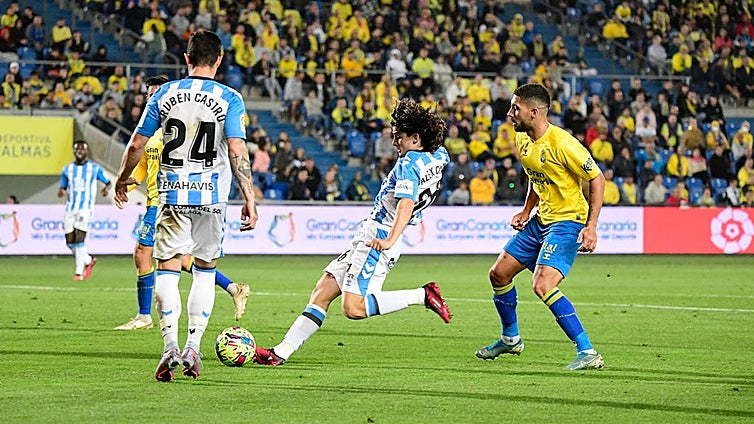 Debutant Álex Calvo rescues a point for Malaga CF on trip to the league leaders