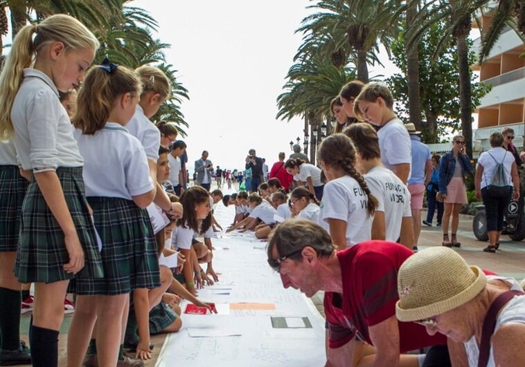 Giant poem event returns to the streets of Benalmádena