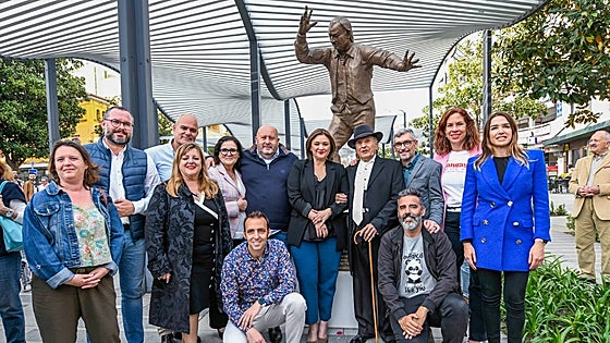 Torremolinos honours the Gypsy Fred Astaire with a life-like bronze statue