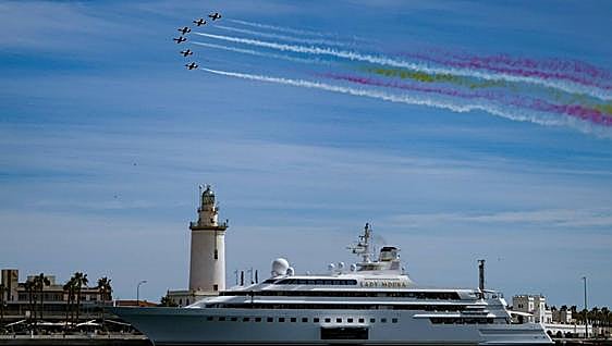 Where and when to see the Patrulla Águila display team of the Spanish Air Force perform free show in Malaga